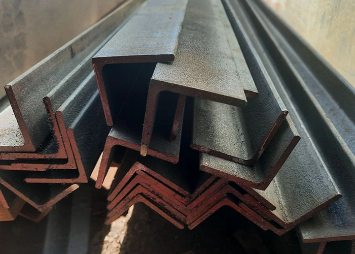 تیرآهن چیست؟